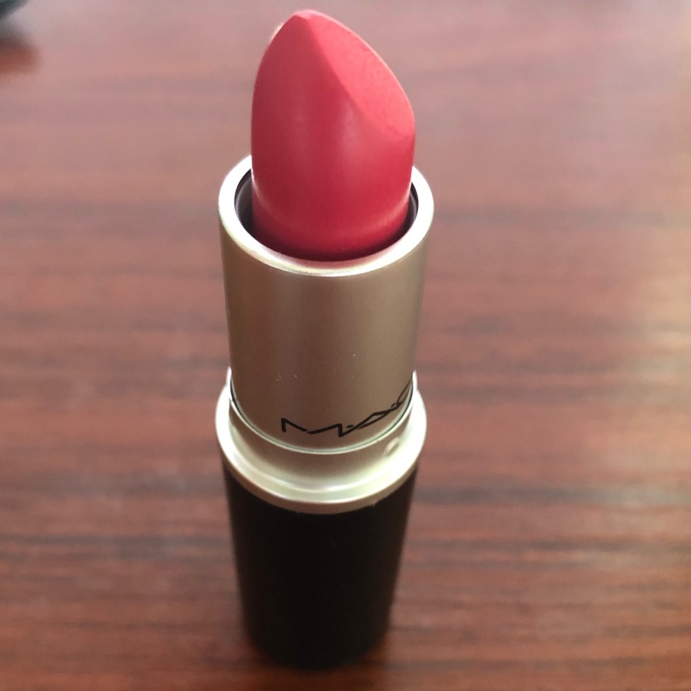 MAC Lustre lipstick in lustering